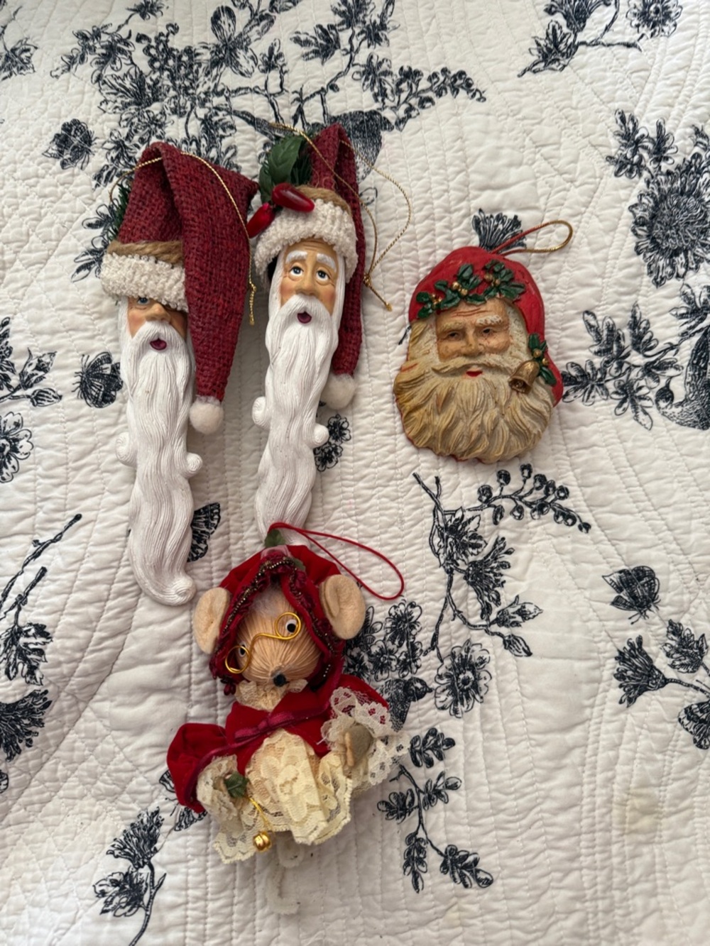 Ornaments VTG lot of 4